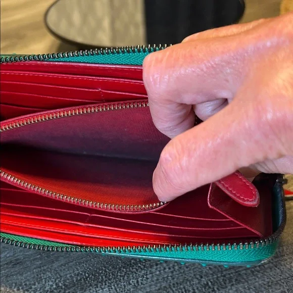 129. Christian Louboutin Green Zippy long wallet w/CoA - Picture 13 of 14